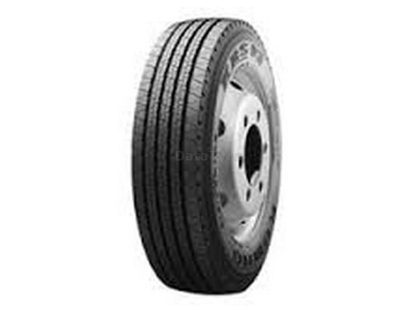 Kumho RS03 Pneumatico Kumho RS03 235/75 R17.5 132/130M